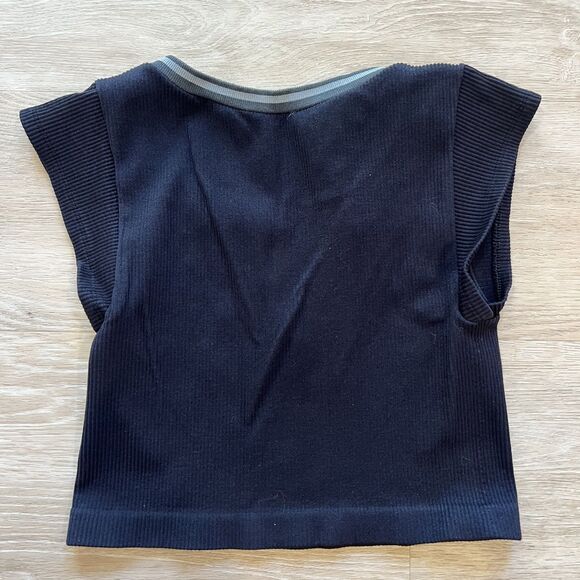 Urban Outfitters Go For Gold Black Seamless Crop Top-Size M - Picture 3 of 7